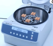 Installazione del rotore oscillante per centrifughe L500-A