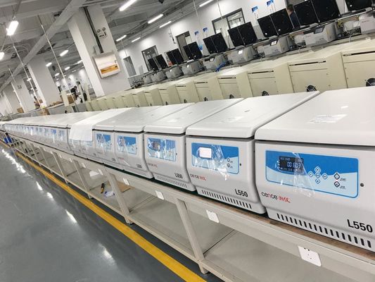 L550 Centrifuga da laboratorio Cence 5310xg Max RCF Capacità 4x500ml Basso rumore <65dB(A) Centrifuga da tavolo a bassa velocità