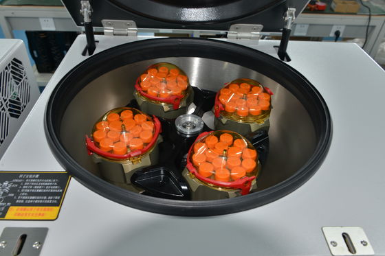 Centrifuga da banco refrigerata per sangue CHT210R con velocità massima 21000 rpm, RCF max 32752xg e capacità 4x750ml