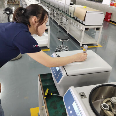 Centrifuga PRP con velocità massima di 5000 giri/min e RCF di 3555xg e display LCD per uso di laboratorio